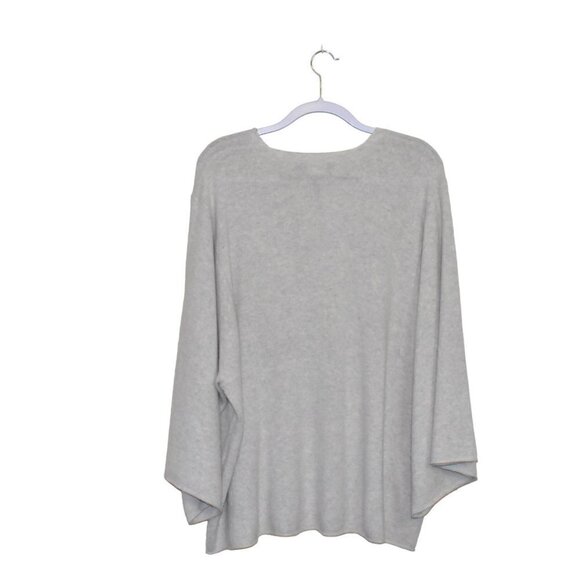 BCBG Oversized V Neck Long Sleeve Cozy Pullover Sweater Cream Size XS - Picture 2 of 7